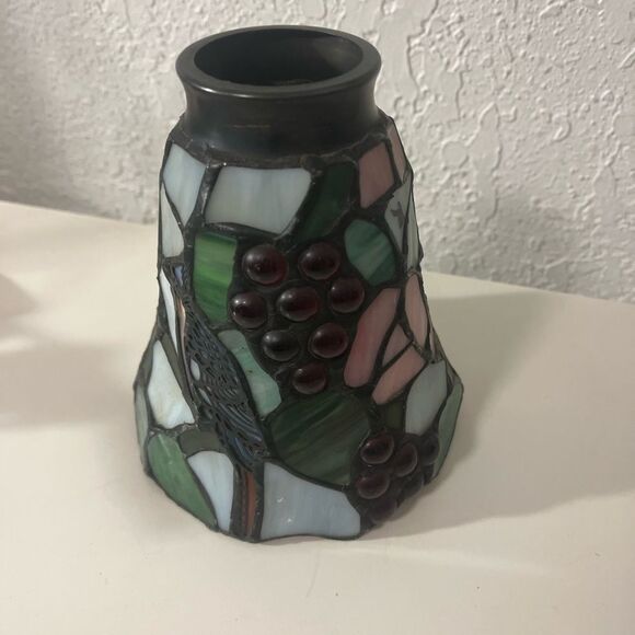 Vintage Tiffany Stained Glass pendant Lamp Shade Bird /berries/flower - Picture 6 of 10
